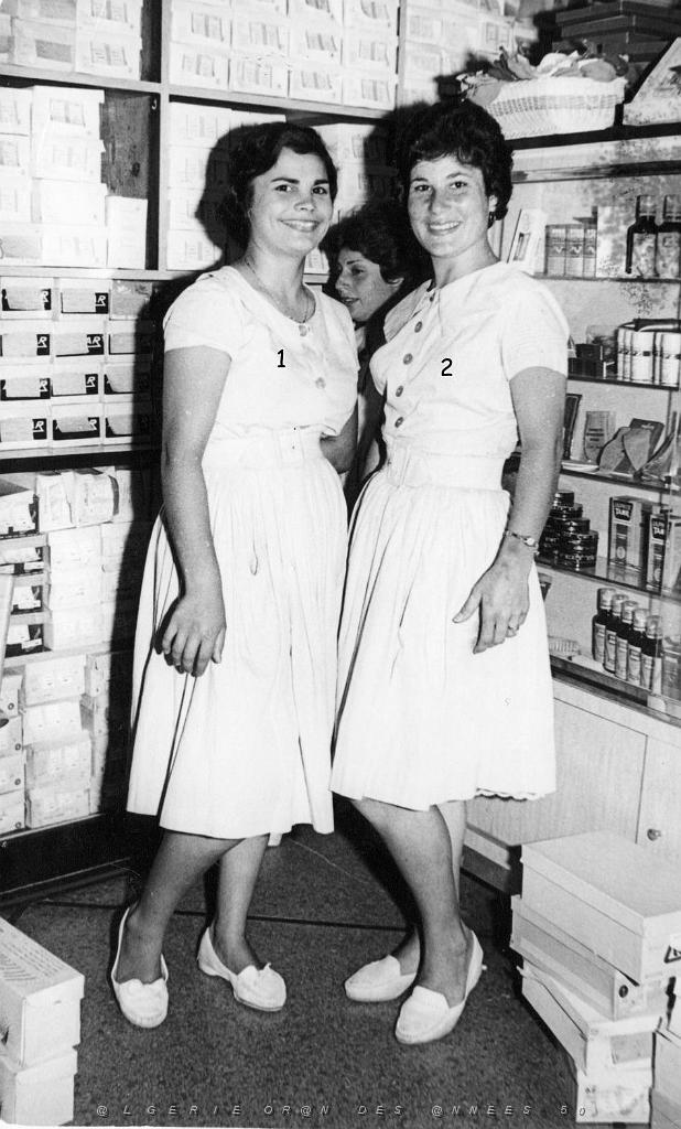 LA GAVOTTE 1960 FRANCINE ET CHRISTIANE.JPG